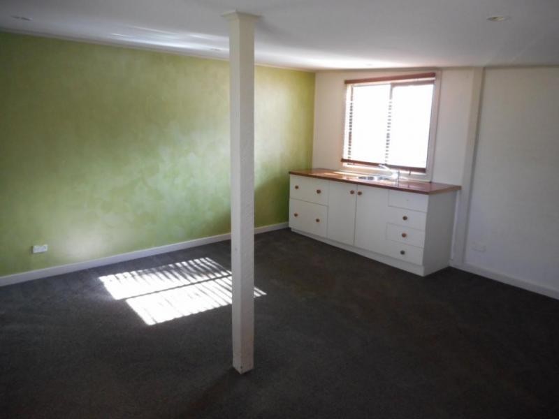 4 Mulgen Crescent, Bomaderry NSW 2541