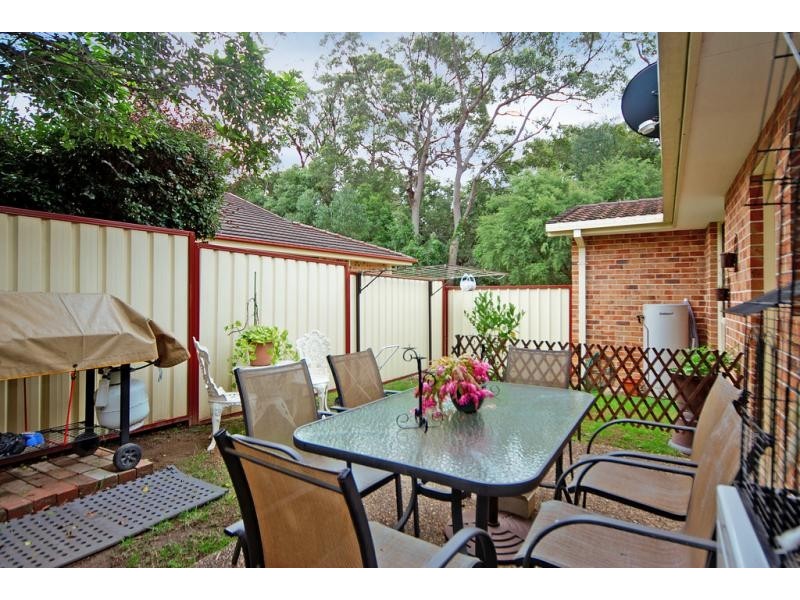 2/1 Carisbrooke Close, Bomaderry NSW 2541