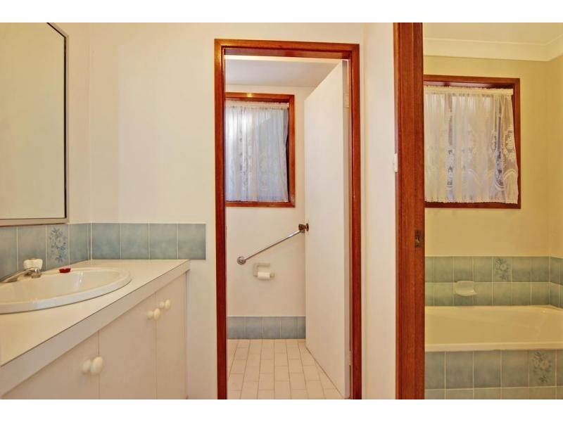 2 Melaleuca Place, Bomaderry NSW 2541