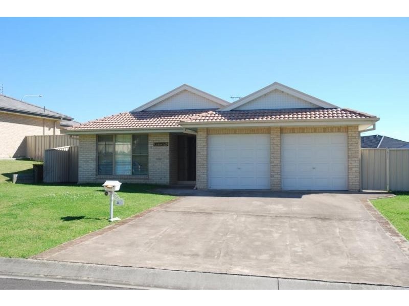 22 Warrigal Street, Nowra NSW 2541