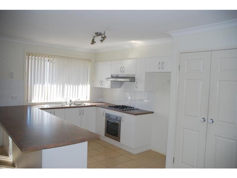 22 Warrigal Street, Nowra NSW 2541