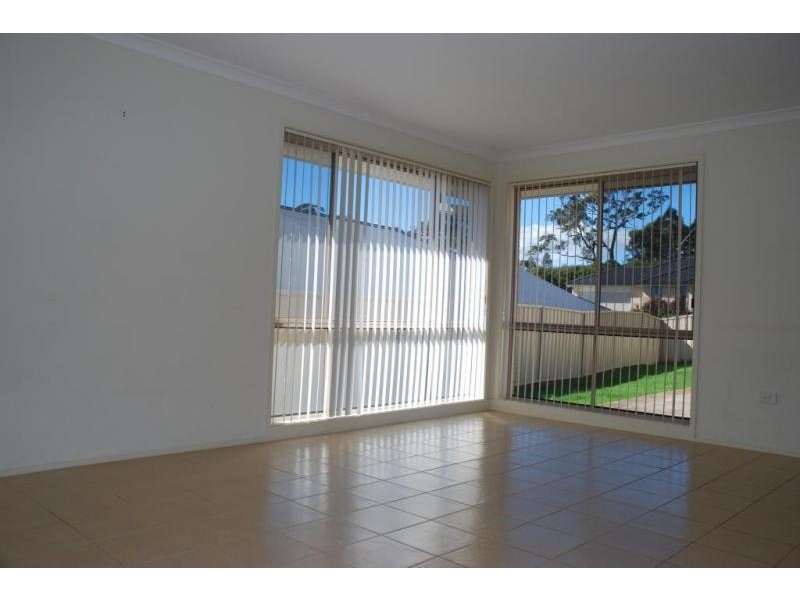 22 Warrigal Street, Nowra NSW 2541