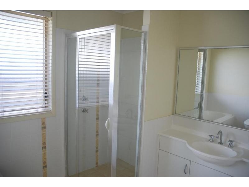 22 Warrigal Street, Nowra NSW 2541