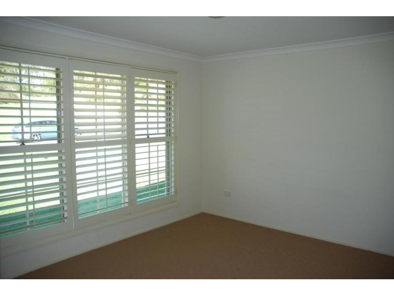 22 Warrigal Street, Nowra NSW 2541