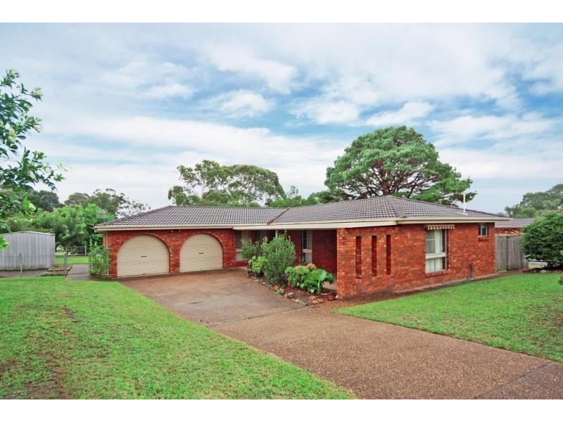 3 Yeovil Drive, Bomaderry NSW 2541