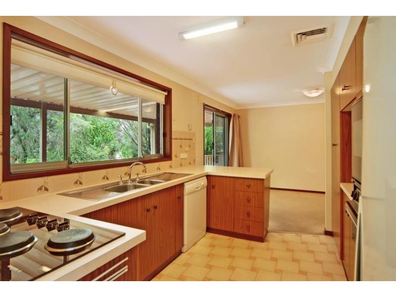 3 Yeovil Drive, Bomaderry NSW 2541