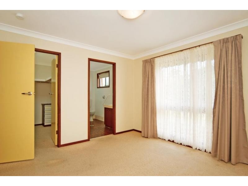 3 Yeovil Drive, Bomaderry NSW 2541