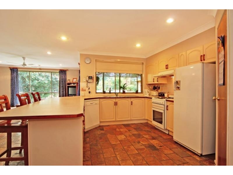 21 Tartarian Crescent, Bomaderry NSW 2541