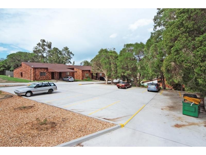 8/49 Brinawarr Street, Bomaderry NSW 2541