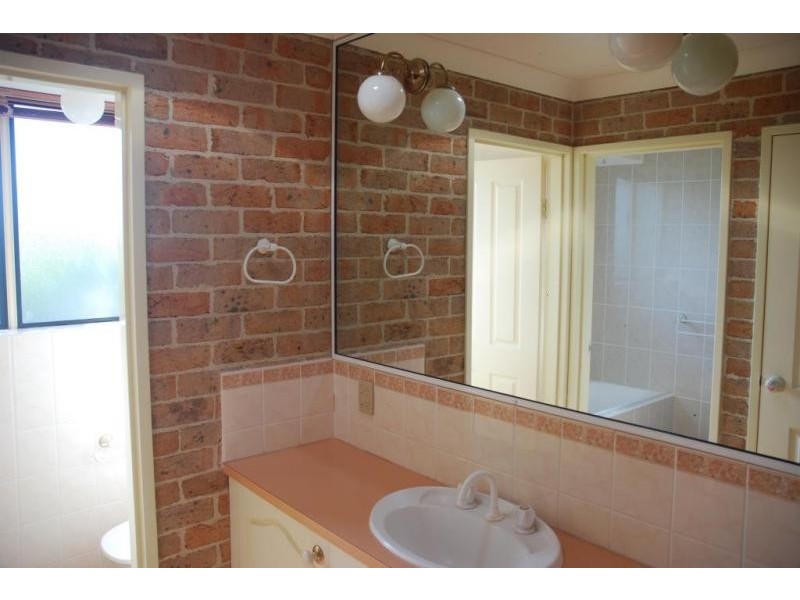 13 Robinia Way, Worrigee NSW 2540