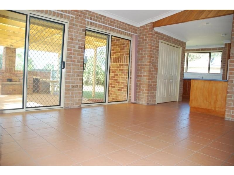 13 Robinia Way, Worrigee NSW 2540