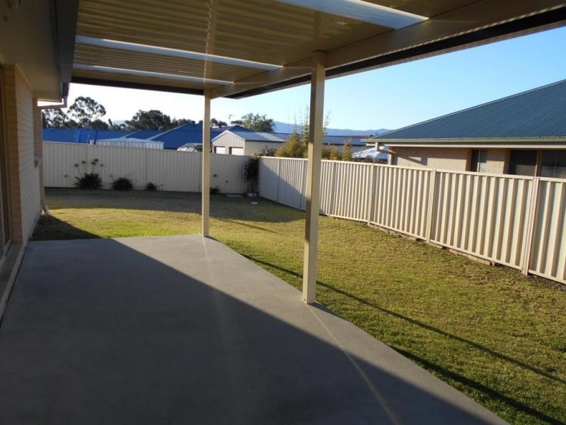 14 Carrington Park Drive, Nowra NSW 2541