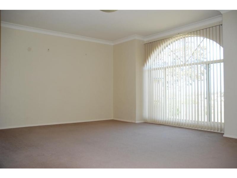 5 Guinea Flower Crescent, Worrigee NSW 2540