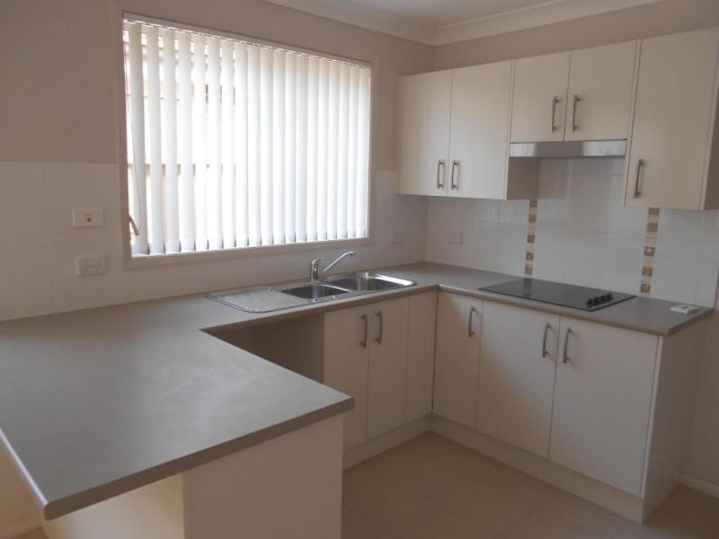 8b Bluebell Way, Worrigee NSW 2540