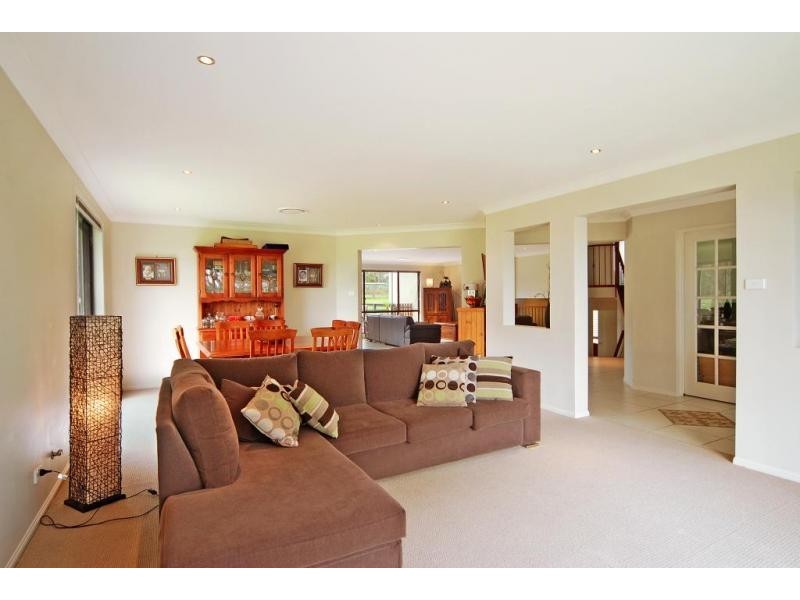 15 Cardwell Drive, Nowra Hill NSW 2540