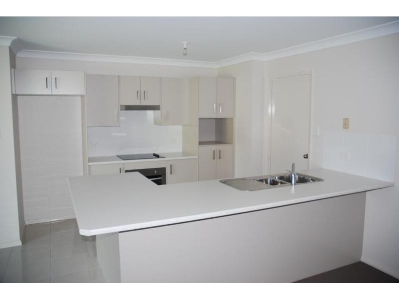 4/6 Waroo Place, Bomaderry NSW 2541
