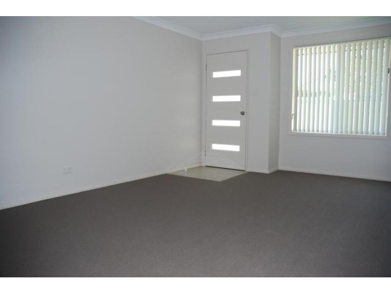 4/6 Waroo Place, Bomaderry NSW 2541