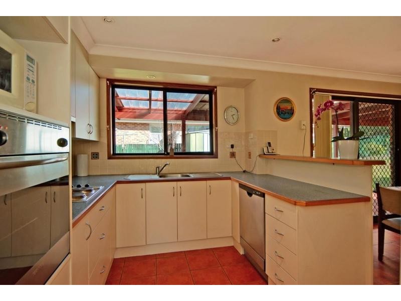 18 Rannoch Drive, West Nowra NSW 2541