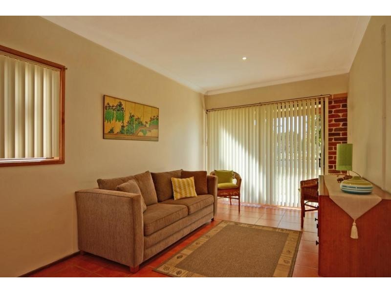 18 Rannoch Drive, West Nowra NSW 2541