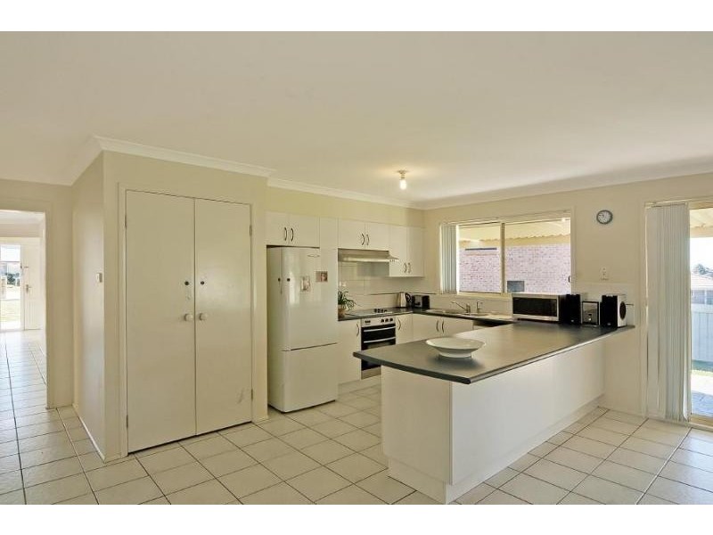 22 Hibiscus Place, Bomaderry NSW 2541