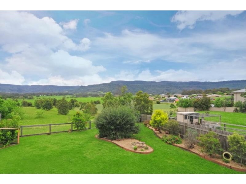 2 Lebene Grove, Cambewarra NSW 2540