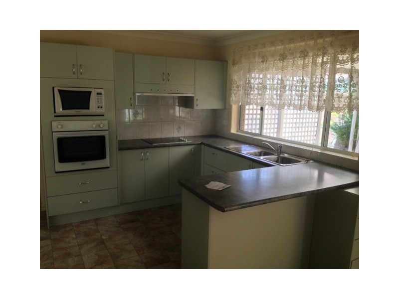20 Clarke Avenue, North Nowra NSW 2541