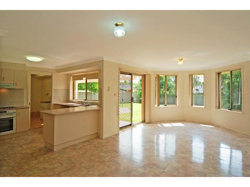 30 Rannoch Drive, West Nowra NSW 2541