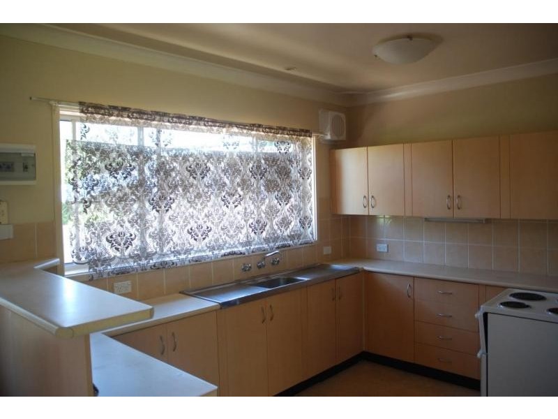 2/430 Princes Highway, Bomaderry NSW 2541