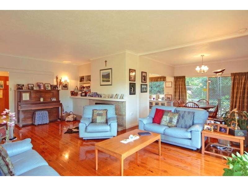 12 Mattes Way, Bomaderry NSW 2541