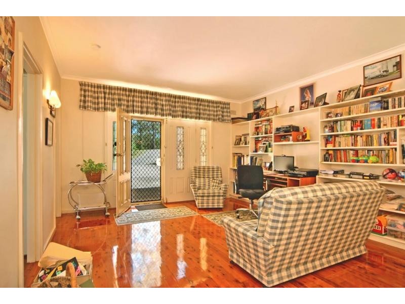 12 Mattes Way, Bomaderry NSW 2541