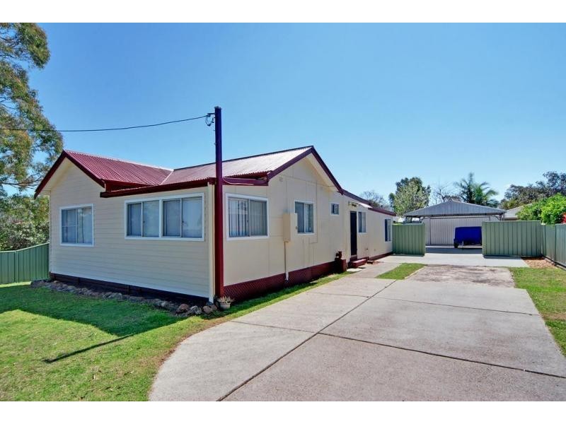115 West Birriley Street, Bomaderry NSW 2541