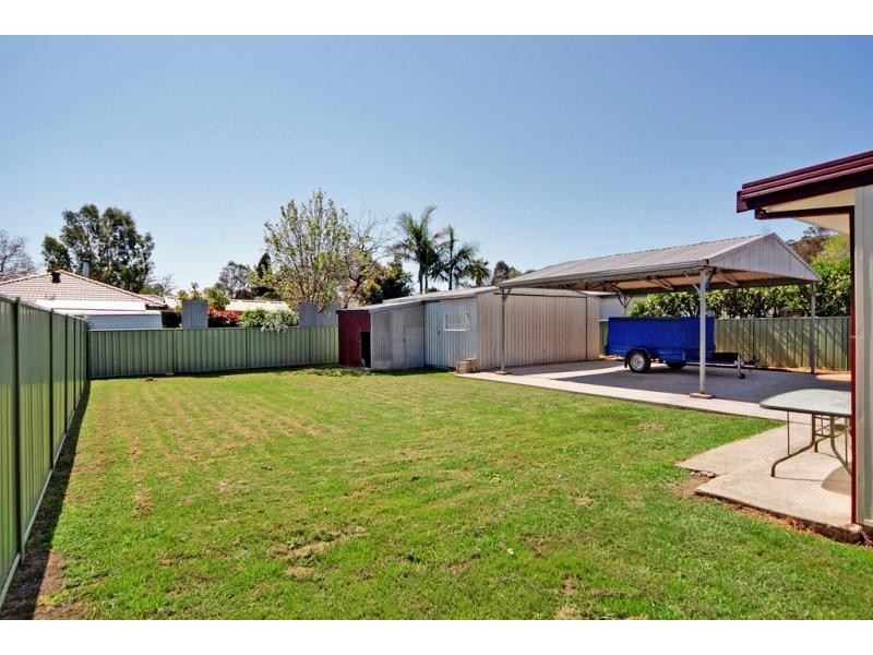 115 West Birriley Street, Bomaderry NSW 2541
