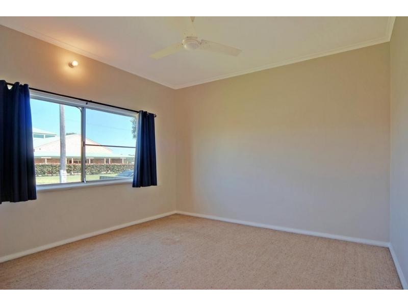 115 West Birriley Street, Bomaderry NSW 2541
