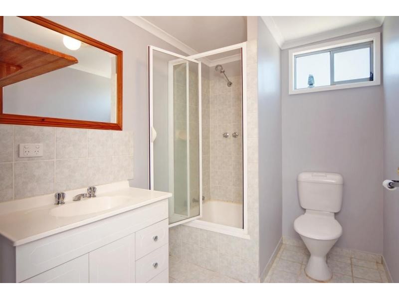 115 West Birriley Street, Bomaderry NSW 2541