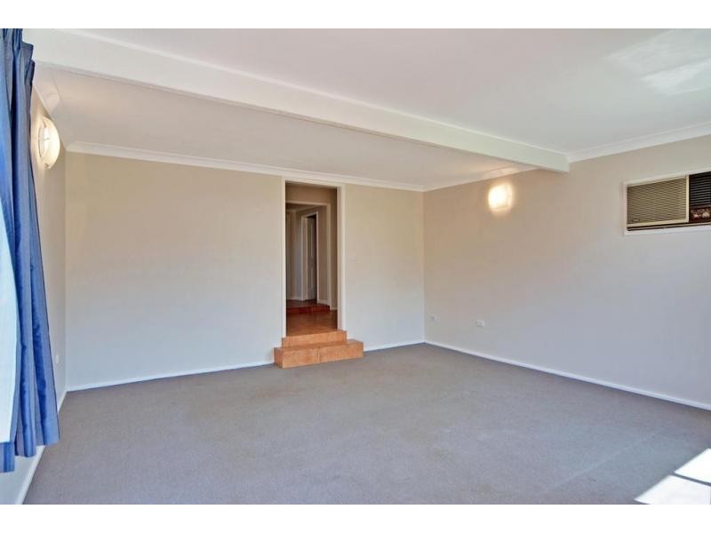 115 West Birriley Street, Bomaderry NSW 2541