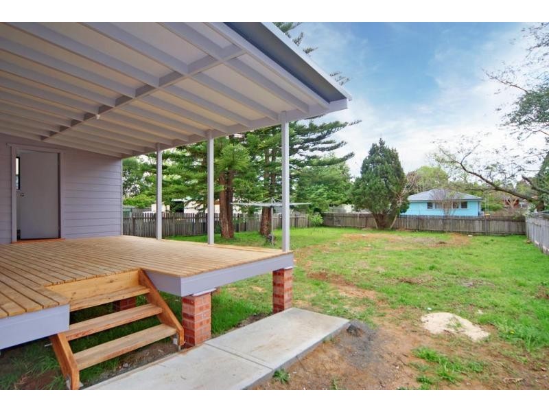 7 Sampson Crescent, Bomaderry NSW 2541