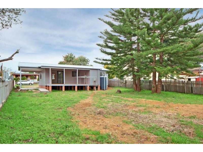 7 Sampson Crescent, Bomaderry NSW 2541