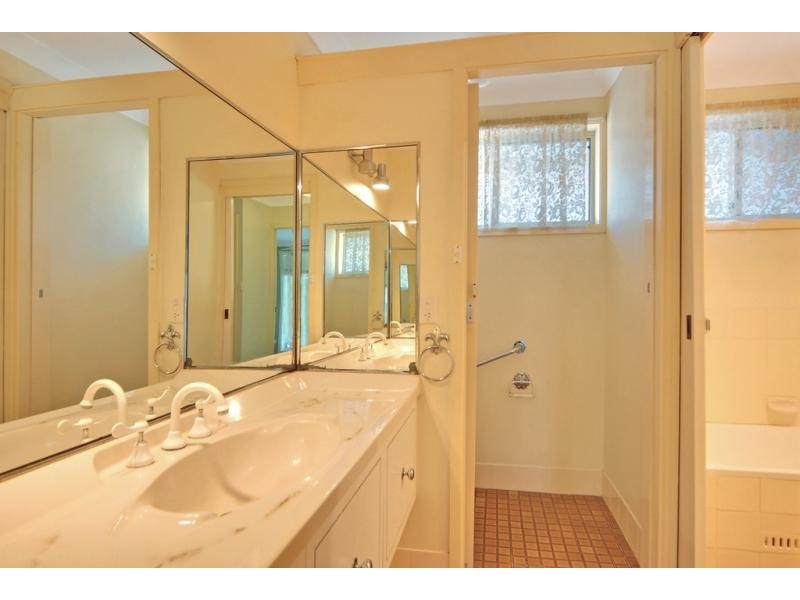 20 Clarke Avenue, North Nowra NSW 2541