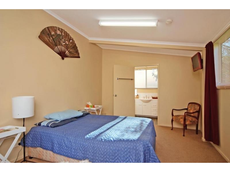 1 Lightwood Drive, West Nowra NSW 2541