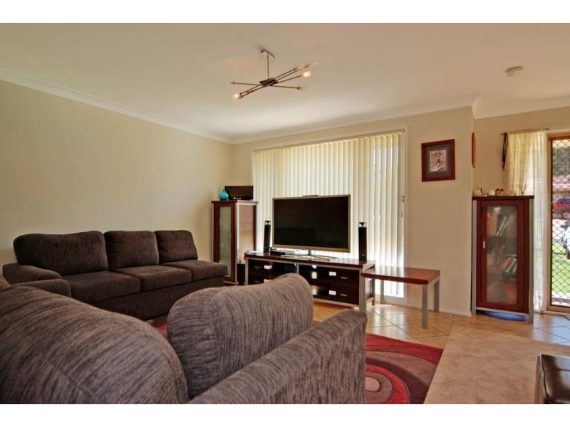 4 Olympic Drive, West Nowra NSW 2541