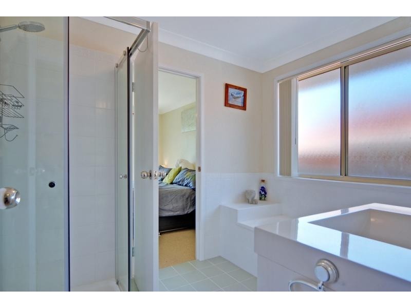 4 Olympic Drive, West Nowra NSW 2541