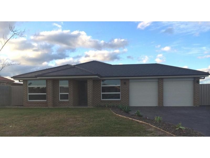 13 Guinea Flower Crescent, Worrigee NSW 2540