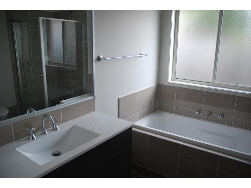 13 Guinea Flower Crescent, Worrigee NSW 2540