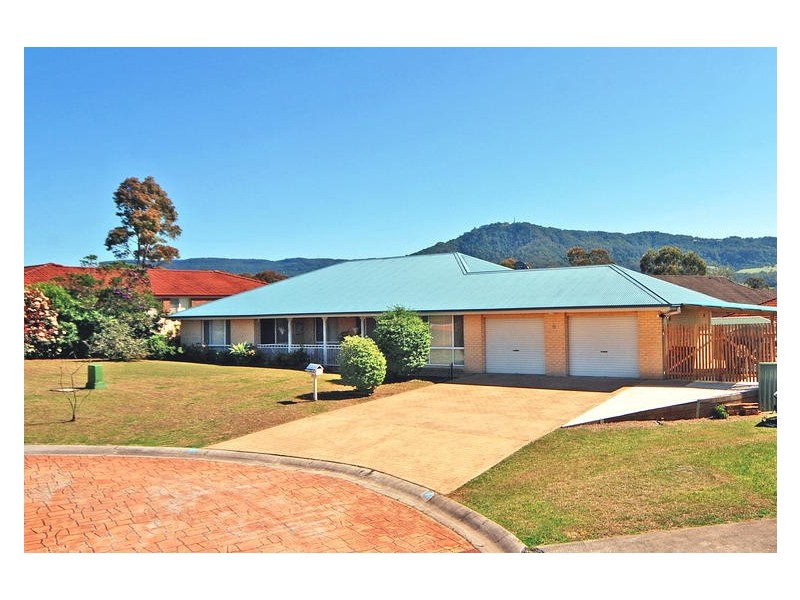 17 Hibiscus Place, Bomaderry NSW 2541