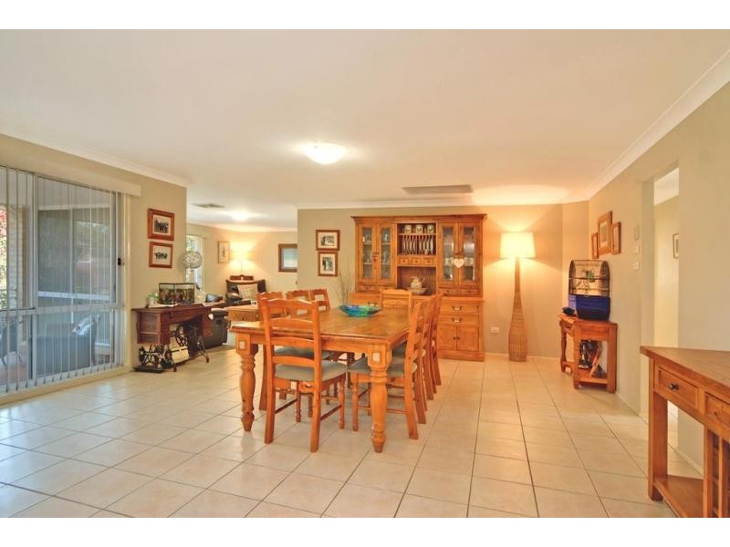 17 Hibiscus Place, Bomaderry NSW 2541