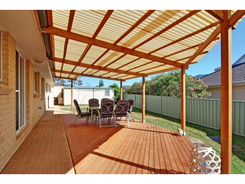 17 Hibiscus Place, Bomaderry NSW 2541