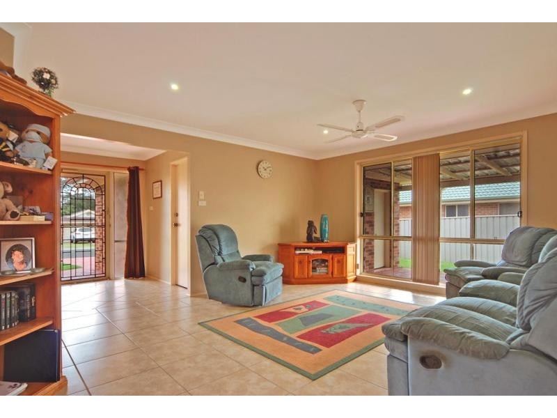 14 Lightwood Drive, West Nowra NSW 2541