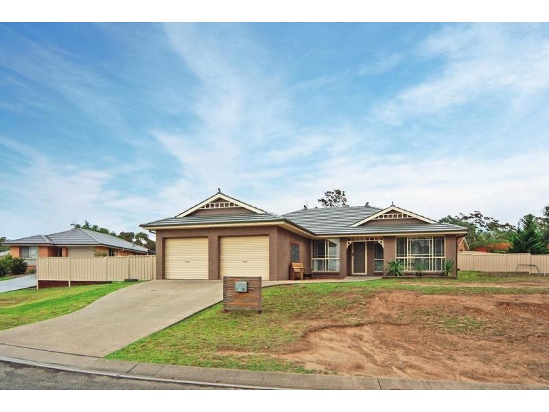 12 Asteria Street, Worrigee NSW 2540