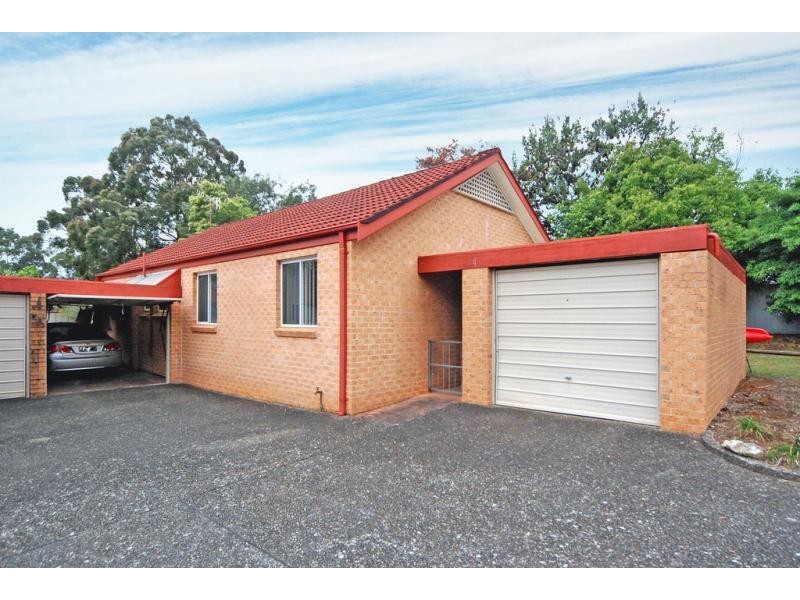 4/4 Carisbrooke Close, Bomaderry NSW 2541