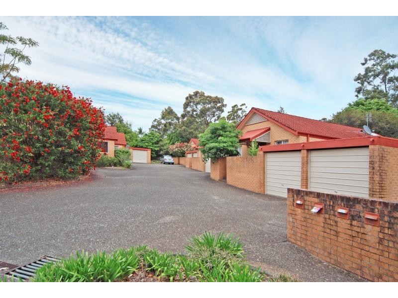 4/4 Carisbrooke Close, Bomaderry NSW 2541